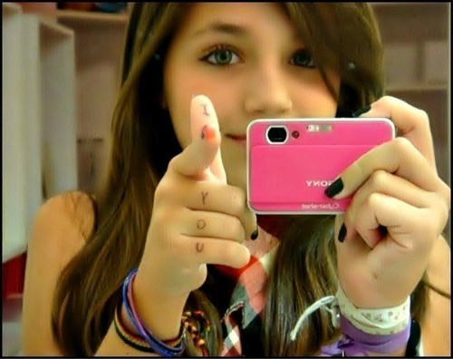 KellyPipoka's profile picture. 