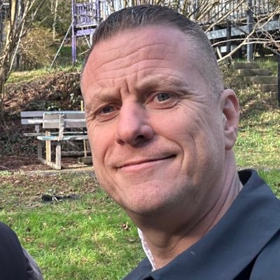 🏡 CEO, @CHISELHousing & Vice Chair @coinstreet 🏳️🌈Founder @HouseProud_LGBT, 🏢A’tec & Design, 🌽Vegan, 🤠 Quaker 📺 @bbc 🥊 3rd Space ⬅️ Politics🐱Cats