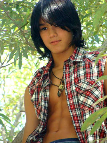 @RealBoobooFivel  Tres doidas digitam aqui @EmilleLuz @JullyaAndBooboo @sociedademerda_ // http://t.co/HjizyaiY1o