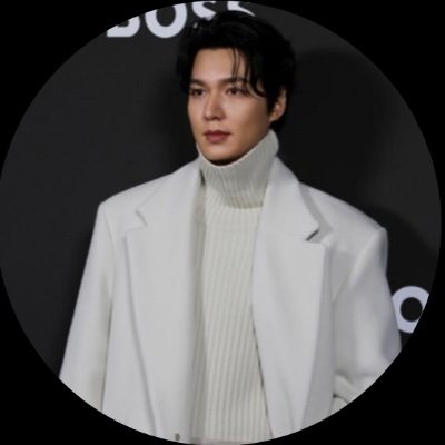 ACTORS
@ACTORLEEMINHO
#이민호
@KHJ_HENECIATWT
#김현중
BACKUP: @MIMI150686🦋