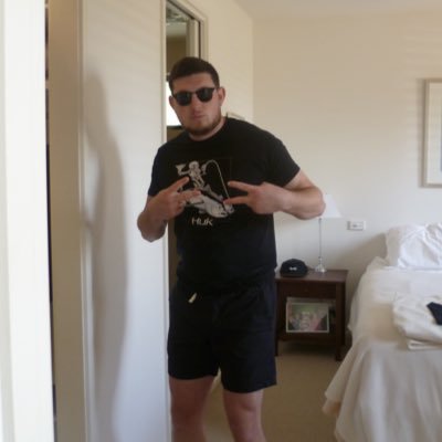 strawberrybro24's profile picture. i have big ears