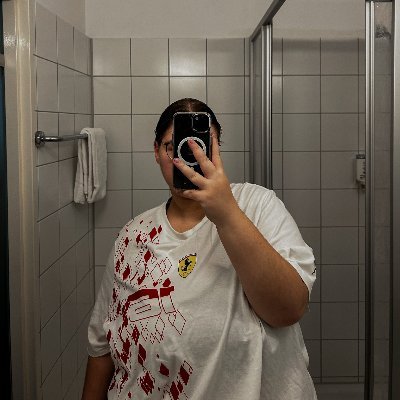 f1withsophie's profile picture. ୨⎯ "it‘s lights out and away we go" ⎯୧  
20 | 🇩🇪 ღ  ˗ˏˋgr63 dr3 cl16 ´ˎ˗