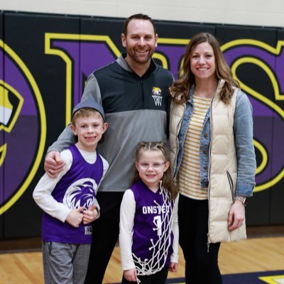 Husband, Father of 2, Head Boys Basketball and Golf  Coach at  Onsted High-School. #GoCats