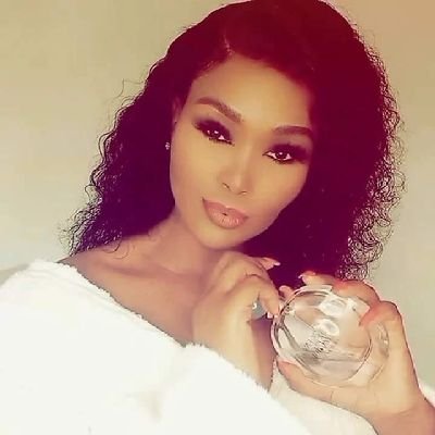 Professional Curvy model
Fashion model
Brand Ambassador
MissPlusSizeUniversesa🇿🇦Finalist 2021/2022