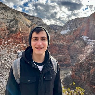 AdrianLovezU's profile picture. xadriannmelendezzx