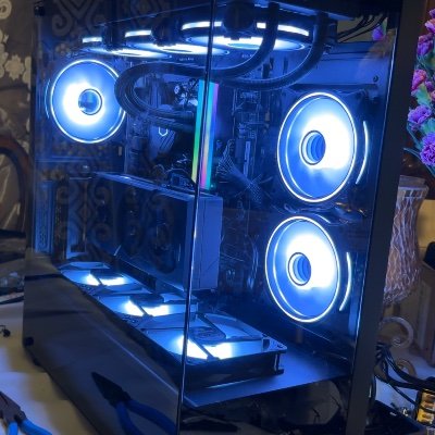 jb_zoelife's profile picture. Love it all over