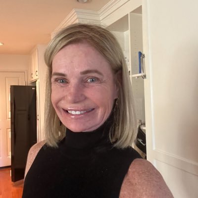 NikkiRo00415858's profile picture. 