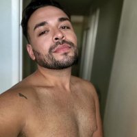 pillow crier (@srslysohot) 's Twitter Profile