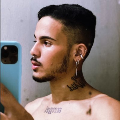 Hello everyone! I'm an arts🎭 🖼️ painter🎨and illustrator 🏳️🌈who loves to capture the beauty and diversity of the male form🌈. Commission works available
