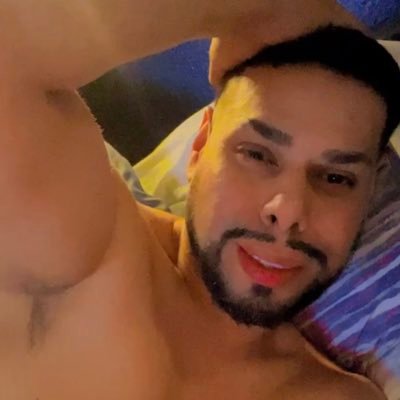 7 1/2 uncut latino  34 year. help me get my followers back 1K follow to follow back. some xxx pictures and videos of me or more 18 n + approval. 🇸🇻🇺🇸