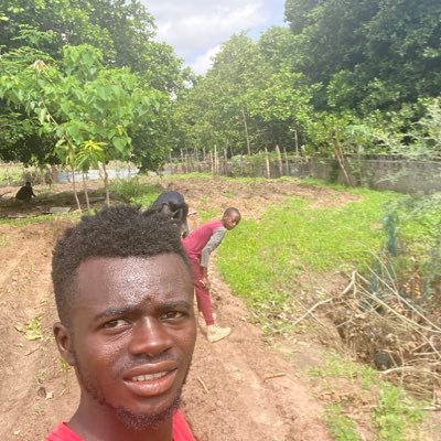 my name is Modou Lamin Badjie I’m 19years old, I’m from the Gambia 🇬🇲 known as the smiling coast of west Africa, I’m a lifetime hustler and I need support🙏🏾