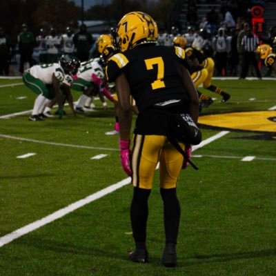 Hazelwood Central ‘24 | Wr/Ss/Db | 5’10| 160 lbs | Email: dee2official@icloud.com ig: Dee2.official