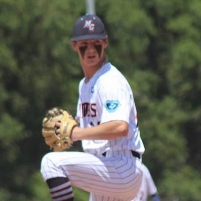 5,10 185lb RHP/Outfield | 81 mound velo | 86 pulldown | 90 EV | Parkway Central High School | 3.42 GPA | Gators Prater 16u