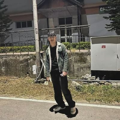 AkhilJamwal19's profile picture. Nothing but blue skies ☁️