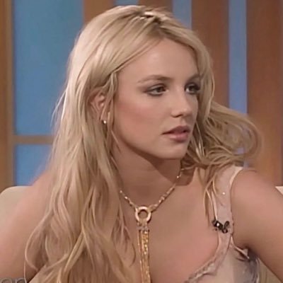 GunFaerie's profile picture. 25 ♡