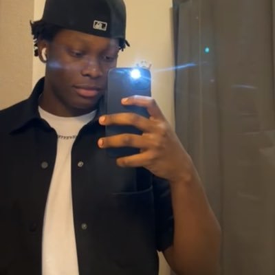 Hej alla! I'm Brian, a Christian international student in Sweden. I stream Warzone and other games on twitch at hybridgoat_04 with my squad, God bless!