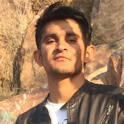 A Young Boy, An Old Man. Twitter is his porch in Loveland. 
Indian 🇮🇳| Poetic Art aficionado 💛.

I just Tweet random thoughts 💭.