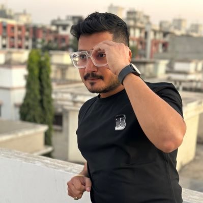 Entrepreneur
Traveller
Rider
Party Lover
Foodie