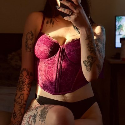 27 💜 UK 🇬🇧 Yorkshire 🌸 OF - $4.99 (No PPV & full face)🍒 If you love big boobs I’m your girl 😋🙃💕 DMs only on - free OF, paid OF and premium Snapchat