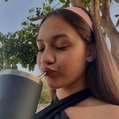 Vivi 🇾🇪