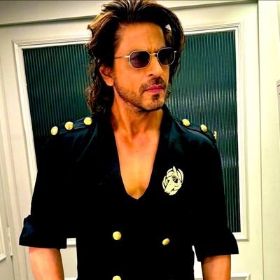 (SRKian)Big Fan Of Megastar In The World 💞💞 King Of Bollywood 🥰🥰, King Of Romance,💞💞 Shah Rukh Khan ❤️❤️😍❤️❤️Wo Star Nahi Duniya Hai Meri💖💖💖💖