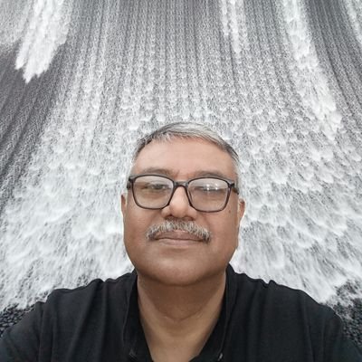 A Distinguished Toastmaster and entrepreneur based in Dubai.
Member of Desert Voices TMC.
Been a Toastmaster since 2005. Connecting people & possibilities.