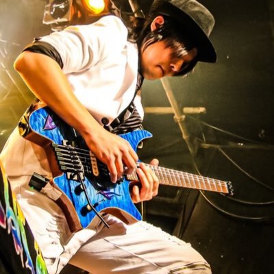 ギタリスト、ギター講師🎸楽曲制作、レッスンなど、ご依頼はお気軽にDMください‼️マンチカン🐱と暮らしています😊 YouTubeに動画あげてます→https://t.co/919JJ16bvp