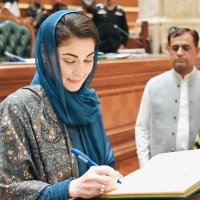 مریم میری جان 😘(@arhaamkhan) 's Twitter Profile Photo