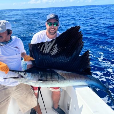 cteinco's profile picture. You look lost. Follow me.