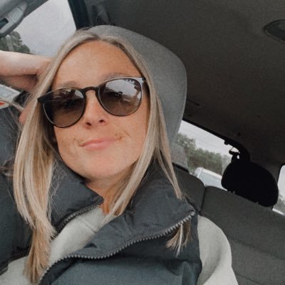 daniellenoonan2's profile picture. mom 💛