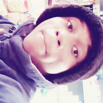 Je suis un jeune homme simple, aimons, courageux, capricieux et je suis à la recherche du grand amour