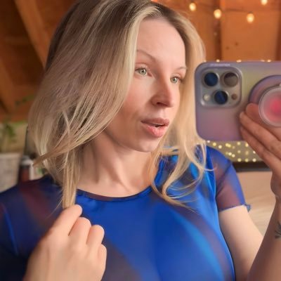 Your favourite mom Nextdoor! 🌹 Backup account @kalisecrets