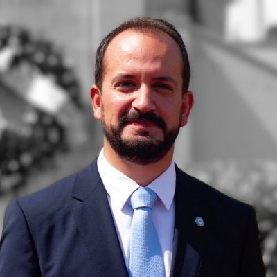 Doctor en Derecho. Docente en @DerechoUBA. Ex embajador en Italia. Presidente de @fund_laudatosi. Consultor internacional.