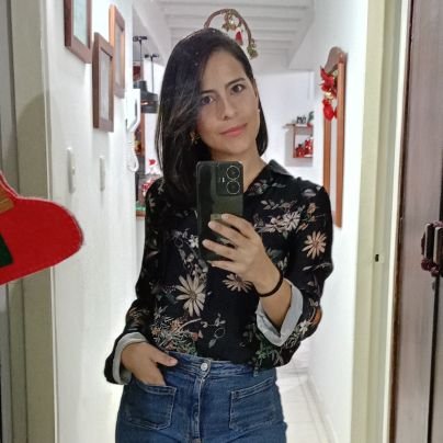 Social Media Specialist. Apasionada por el marketing digital, aprendiz eterna y diseñadora gráfica. Corredora aficionada 🏃♀️