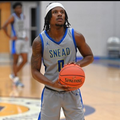 @SneadHoops 💙💛 |GOD FIRST |6’0 165 | Sophomore PG | 3.0 GPA| #JUCOPRODUCT | Cell 7708959364