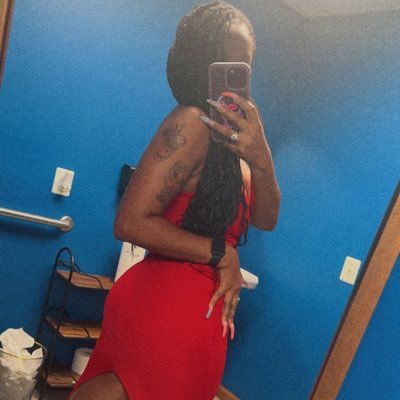 Q 🤎🇹🇹 . Doctor Me Please! #HookahBae & #IslandFire CEO!