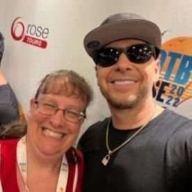 Love NKOTB!! I'm a Donnie and Jon girl but I love all of the guys!! I also enjoy watching football(Go Seahawks and Pats!), spending time with family