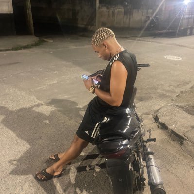 - De valor em quando pode hj você me ver amanhã, talvez não veja mas .. sdd do gago 💭