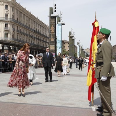 Maña, enamorada del sur. Femenina no feminista. @Dulcenombrezgz siempre conmigo, trianera y rociera por siempre. Madridista y eterna seguidora de @RafaelNadal