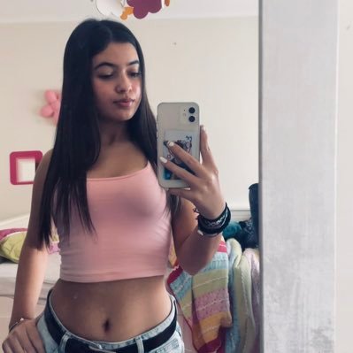 carol202324's profile picture. 