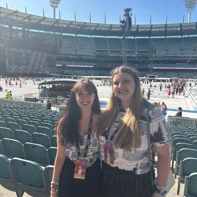 Ebony | 21 | fan account | Eras Tour Melb & Syd