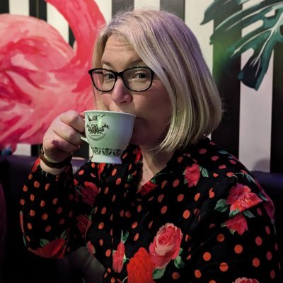 Grammar queen, oversharer and presenter of @bbcoxford’s Breakfast Club, weekdays 6-10. Calvin Harris’ “fave interviewer”. Listen to Women In Work 👇🏻