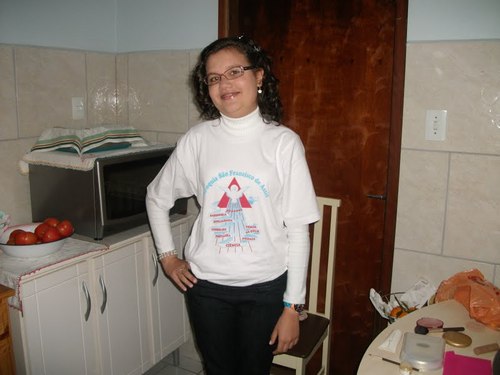 Sou uma menina muito legal,amiga,sincera e  bonita.