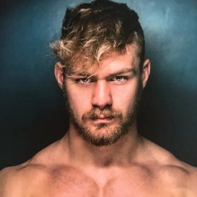 🏴󠁧󠁢󠁥󠁮󠁧󠁿 Boy.  Pro Wrestler. The Workdragon in the Ring. All Work and No Play Makes Me a Dull Boy so say Hi. 🌭 Connoisseur.  (Not Tyler Bate)