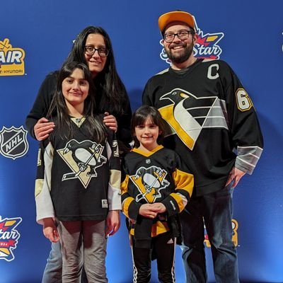 Husband & Father of 2 girls, Manager @ TF, sports card and mem collector. New personal account. 1/2 of @ClassActCandC and penguins super collector