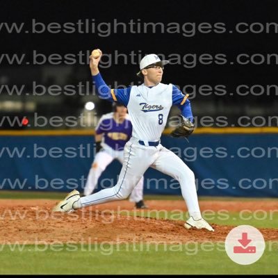 | 6’1 183 | FB T87| RS freshman