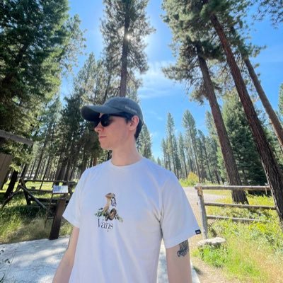 PatJPEG's profile picture. oof