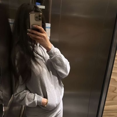 itsRorita's profile picture. صـيـدَلانِـيَّـة 👩🏻‍⚕️ 💊💉 خريجة كورونا 👩🏻‍🎓 لنا في الله ظن لا يخيب