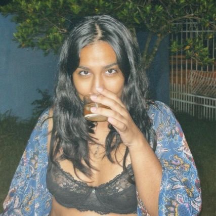 yearsmg's profile picture. A humanidade sempre teve medo das mulheres que voam, sejam elas bruxas, sejam elas livres. ♀
