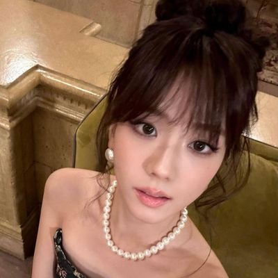 Jisoo Fan Account | RT bot